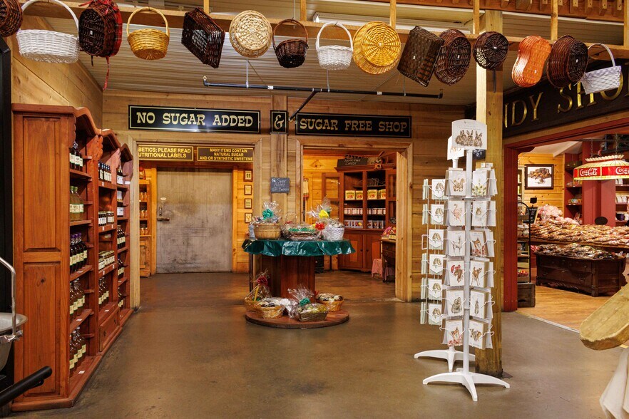 More Photos Of 63 Talona Spur Rd, Ellijay Freestanding For Sale