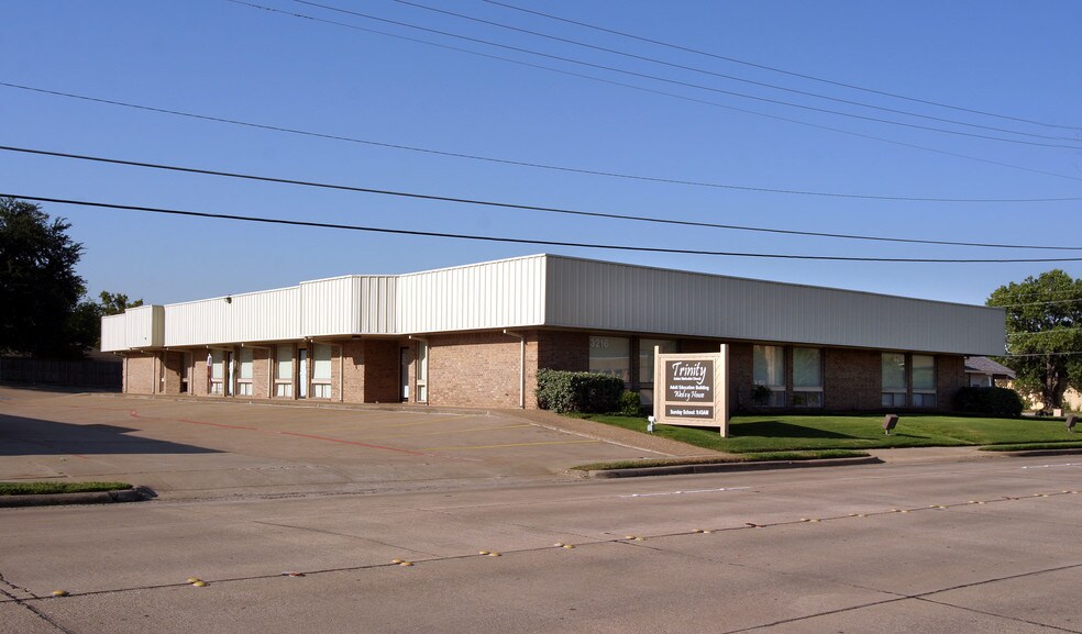 More Photos Of 3216 W Park Row Dr, Pantego Medical For Lease