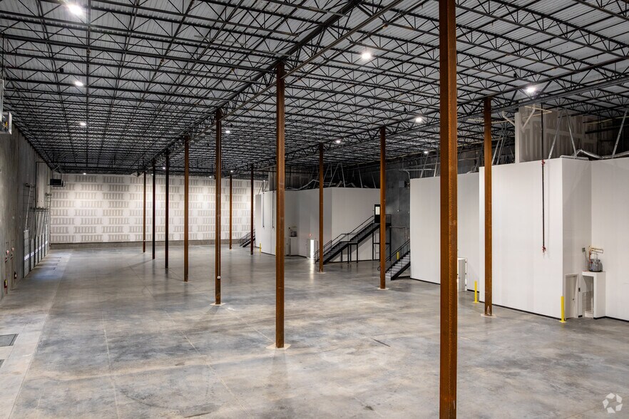 More Photos Of 1863 Lakewood Rd, Toms River Distribution For Lease