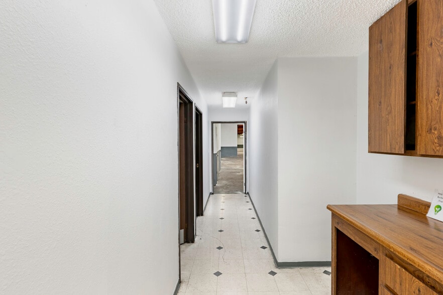 More Photos Of 1421 W 240th St, Harbor City Warehouse For Lease