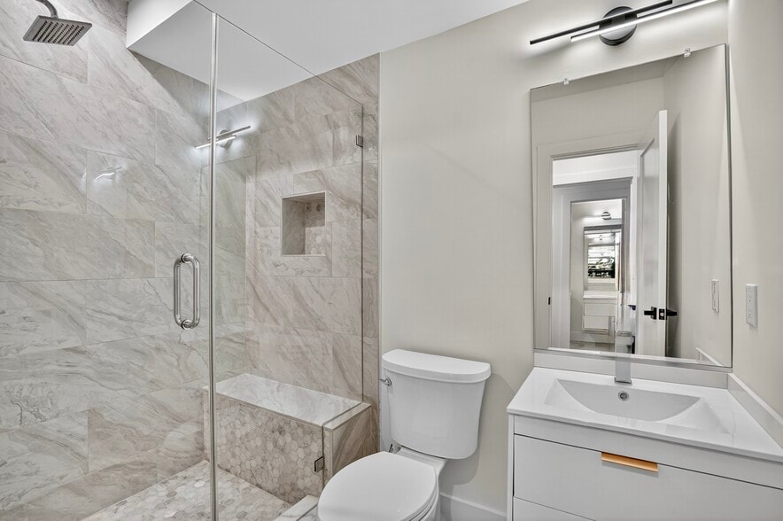 More Photos Of 7321 Georgia Ave NW, Washington Veterinarian Kennel For Sale