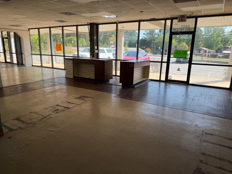 More Photos Of 6449 Bells Ferry Rd, Woodstock Convenience Store For Lease