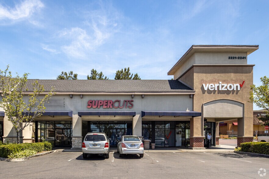 More Photos Of 1935-1943 W Malvern Ave, Fullerton Storefront For Lease