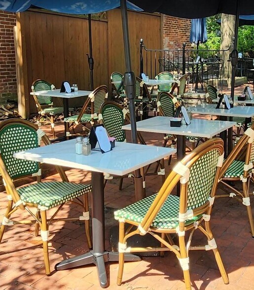 More Photos Of 515 S Main St, Saint Charles General Retail For Sale