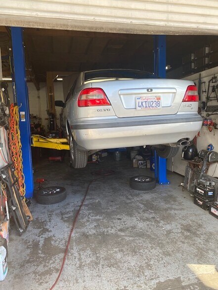 More Photos Of 1501 W Texas St, Fairfield Service For Lease