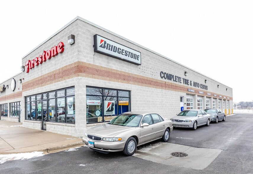 More Photos Of 9-25 W Belvidere Rd, Hainesville Auto Repair For Lease