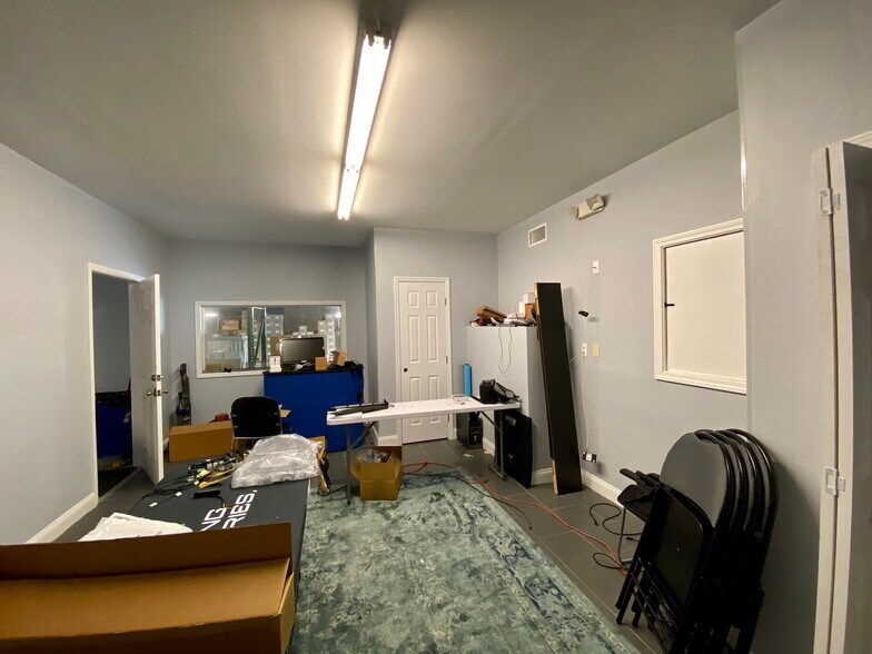 More Photos Of 104 Liberty Center Pl, Saint Augustine Warehouse For Lease