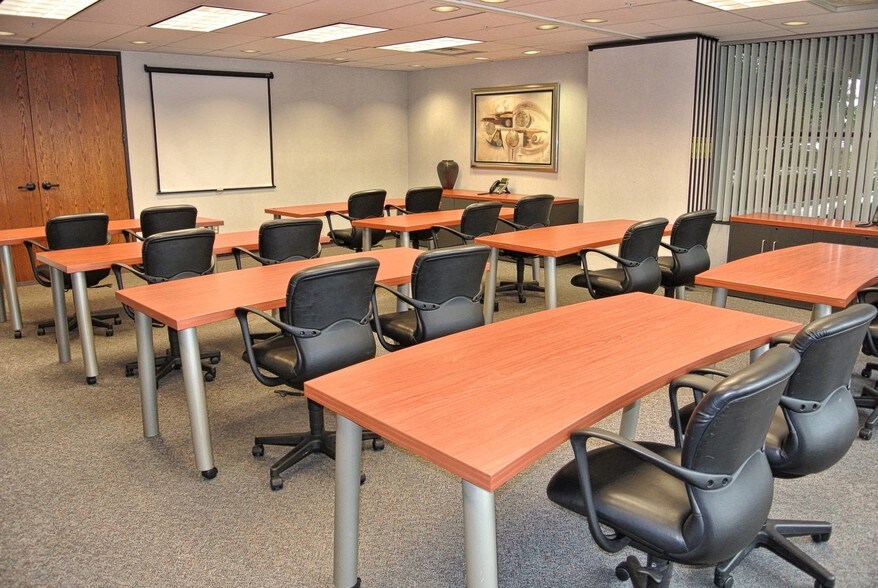 More Photos Of 5650 Blazer Memorial Pky, Dublin Coworking Space