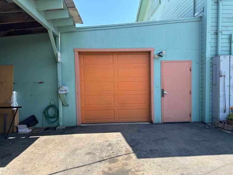 More Photos Of 409 S Petaluma Blvd, Petaluma General Retail For Sale
