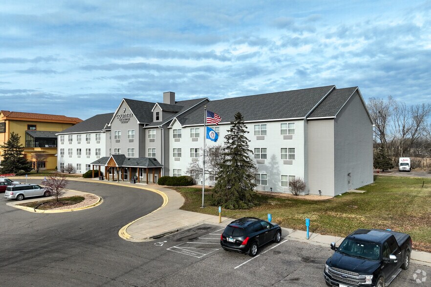 Primary Photo Of 2550 Freeway Blvd, Brooklyn Center Hotel For Sale