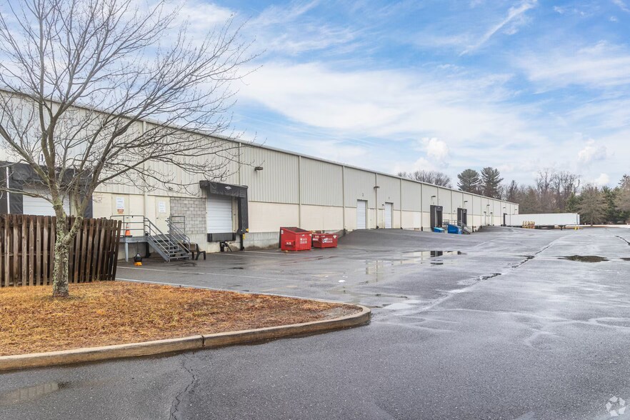 More Photos Of 323A Fairfield Rd, Freehold Light Distribution For Lease