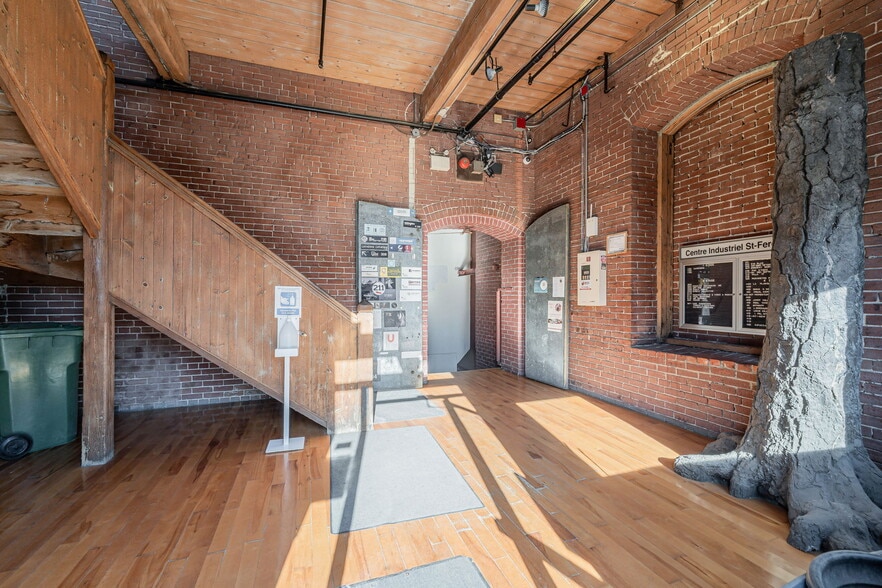 More Photos Of 4035 Rue Saint-Ambroise, Montréal Loft Creative Space For Lease