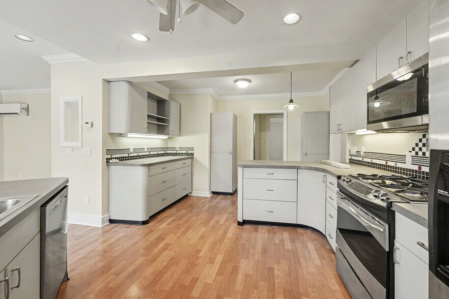 More Photos Of 156 N Worth St, Birmingham Multifamily For Sale