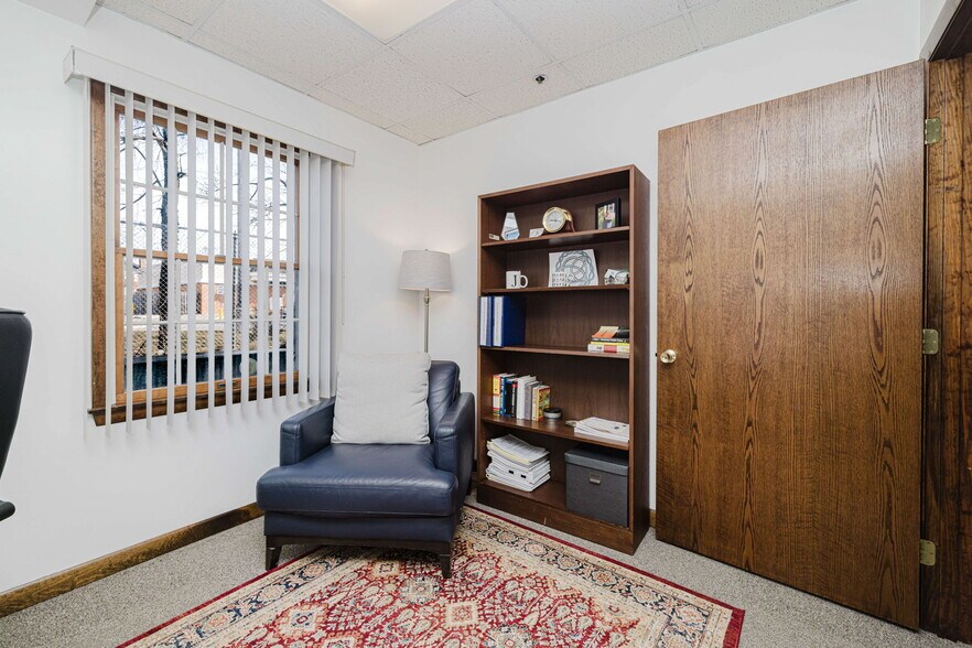 More Photos Of 63 Winthrop St, Taunton Medical For Sale