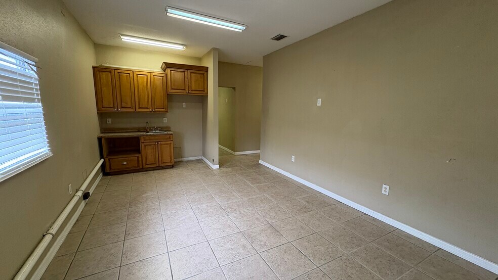 More Photos Of 7906 Leo Kidd Ave, Port Richey Warehouse For Sale