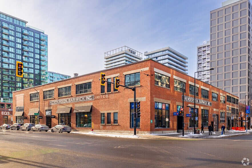 Primary Photo Of 170-180 Rue Peel, Montréal Storefront Retail Office For Lease