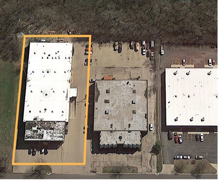 More Photos Of 851 Seton Ct, Wheeling Warehouse For Lease