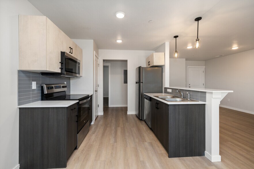 More Photos Of 10890 Blue River Ln, Nampa Apartments For Sale