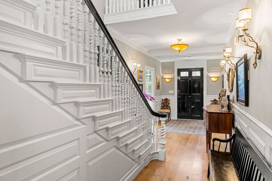 More Photos Of 314 Essex St, Salem Specialty For Sale
