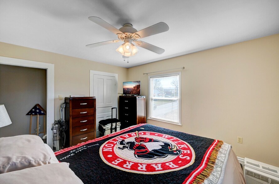 More Photos Of 291 Main St, Eynon Restaurant For Sale