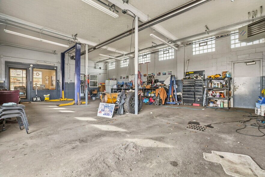 More Photos Of 2105 Columbus Rd NE, Canton Auto Repair For Sale