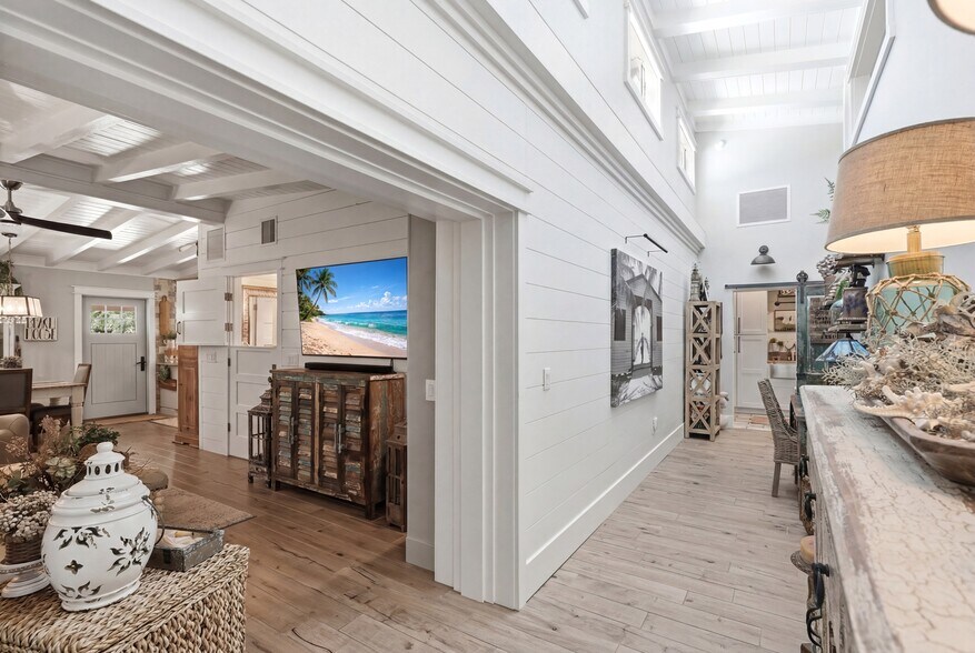 More Photos Of 840 Myrtle Ter, Naples Freestanding For Sale