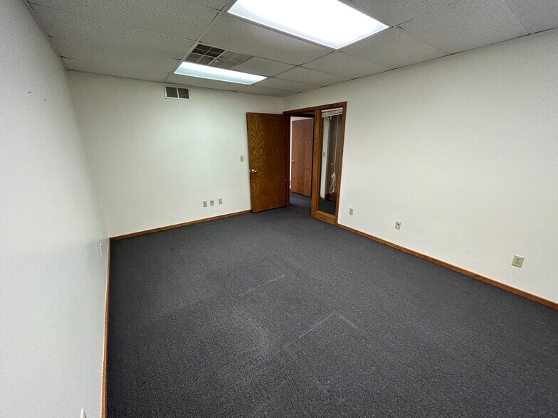 More Photos Of 1820 Post Rd, Plover Storefront Retail Office For Lease