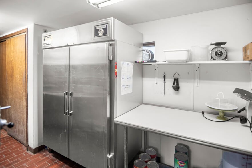 More Photos Of 5600 Lapeer Rd, Kimball Restaurant For Sale