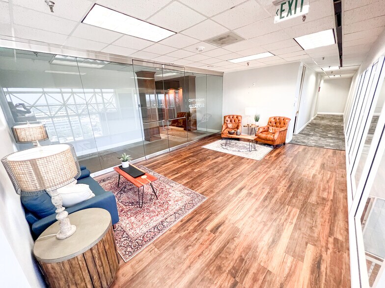 More Photos Of 400 W Illinois Ave, Midland Office For Lease