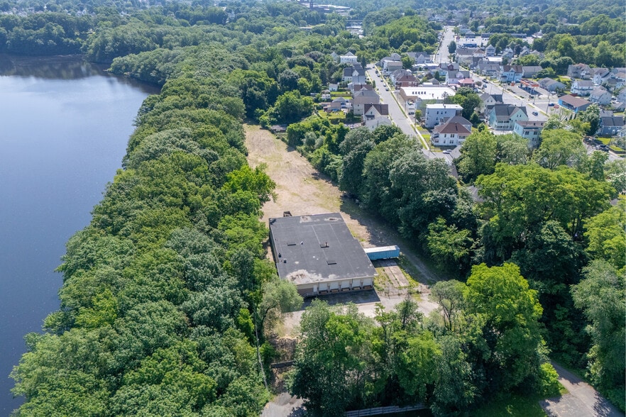 More Photos Of 15 Whipple St, Springfield Distribution For Sale