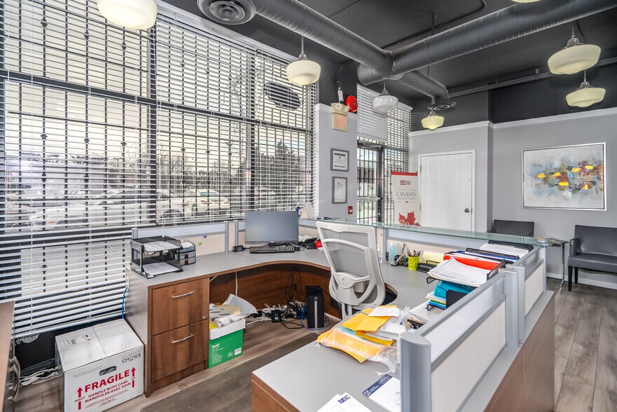 More Photos Of 15272 Croydon Dr, Surrey Flex For Lease