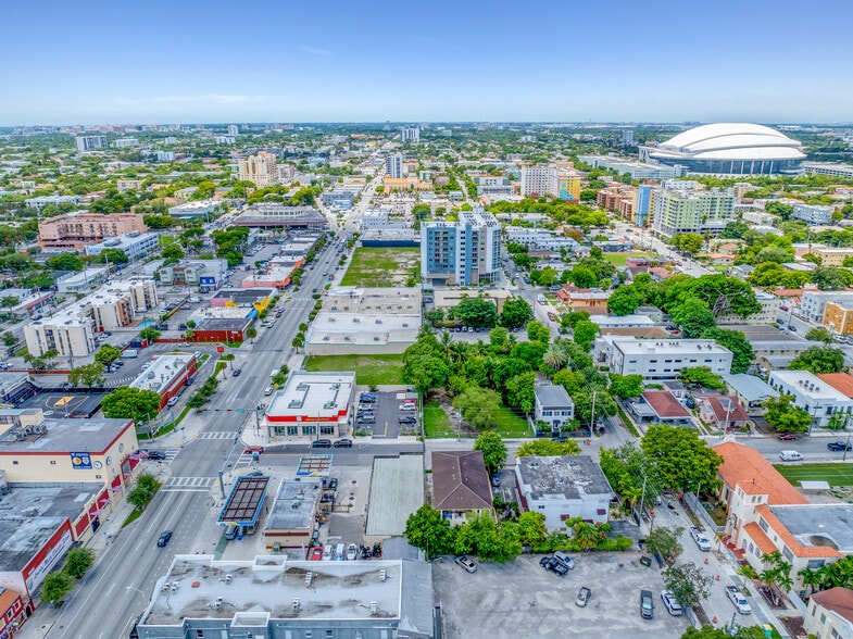 More Photos Of 999 W Flagler St, Miami Service Station For Lease