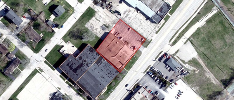 More Photos Of 925 Milwaukee Ave, Burlington Light Distribution For Sale