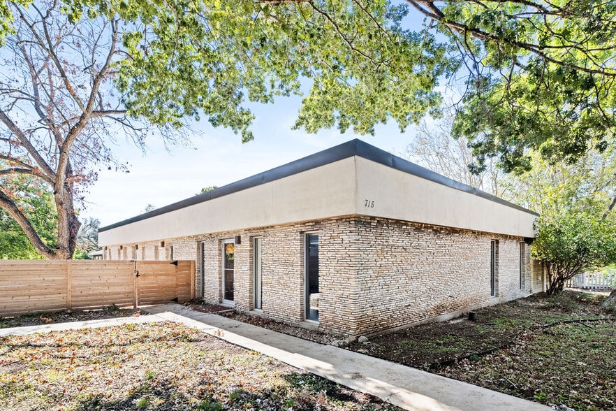 Primary Photo Of 715 W Hopkins St, San Marcos Daycare Center For Sale