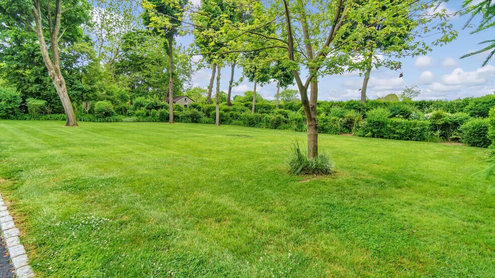 More Photos Of , Cutchogue Office For Sale