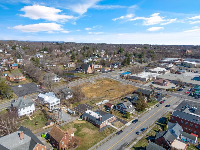 More Photos Of 44 4th St NW, Pulaski Office For Sale