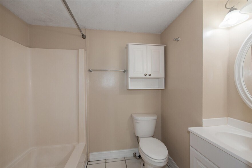 More Photos Of 1905 Oakley Ave, Fort Myers Apartments For Sale