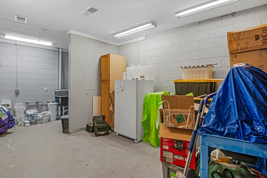 More Photos Of 315 S Welborn St, Hinesville Office For Sale
