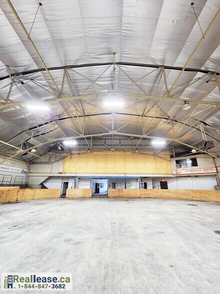 More Photos Of 37 E Victoria St, North Huron Sports And Entertainment For Lease