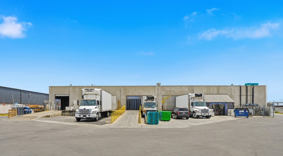 More Photos Of 5202 Lovelock St, San Diego Manufacturing For Sale