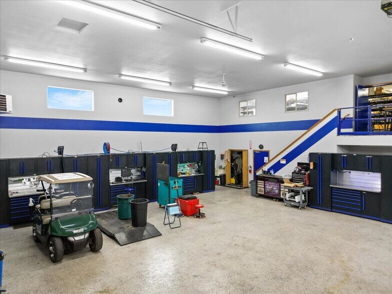 More Photos Of 11494 N Warren St, Hayden Freestanding For Sale