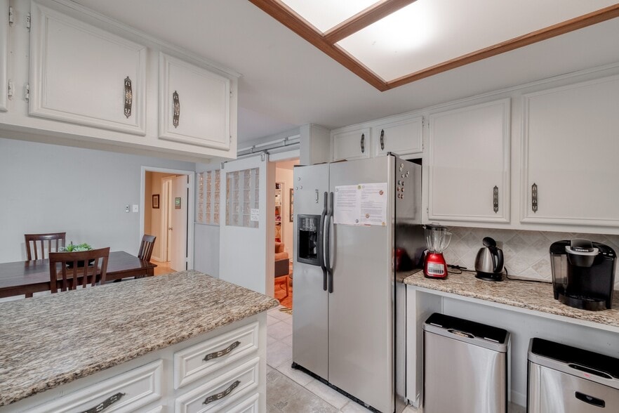 More Photos Of 13803 Ann Pl, Austin Office For Sale