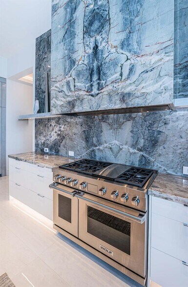 More Photos Of 18725 Jiretz Rd, Odessa Flex For Sale