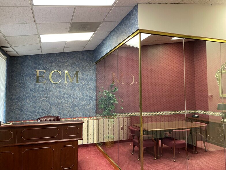 More Photos Of 7002 Little River Tpke, Annandale Office For Sale