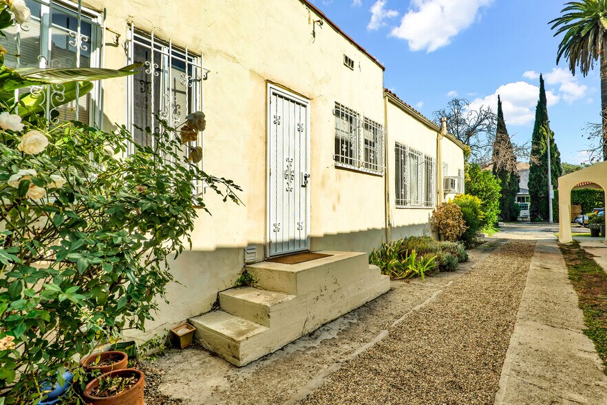 More Photos Of 811 N Citrus Ave, Los Angeles Multifamily For Sale