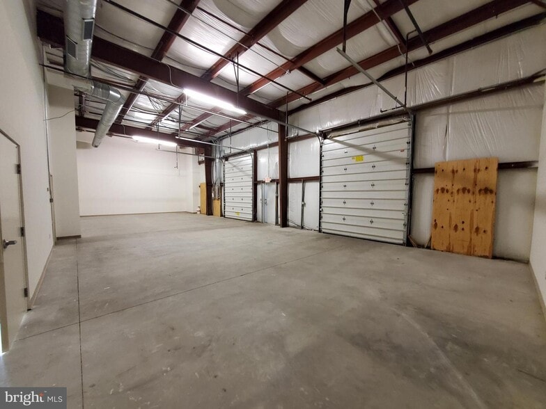 More Photos Of 3619 Richmond Hwy, Stafford Light Distribution For Sale