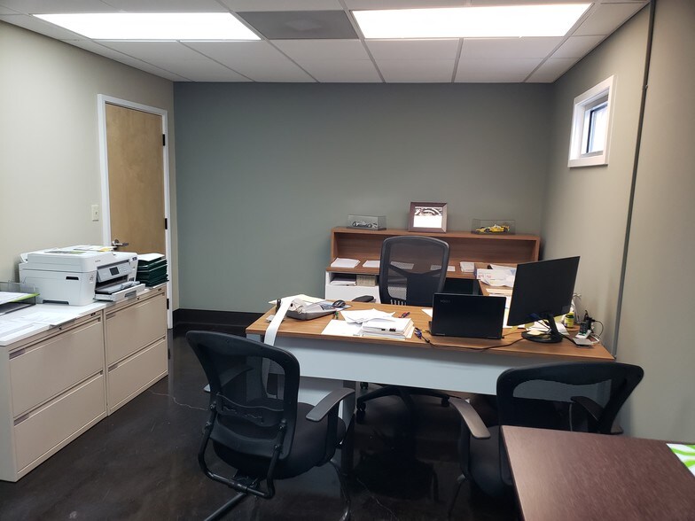 More Photos Of 1161 E Main St, Chattanooga Office For Sale