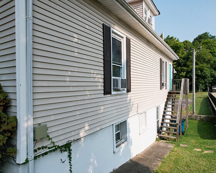 More Photos Of 129 E Main St, Danville Storefront Retail Residential For Sale