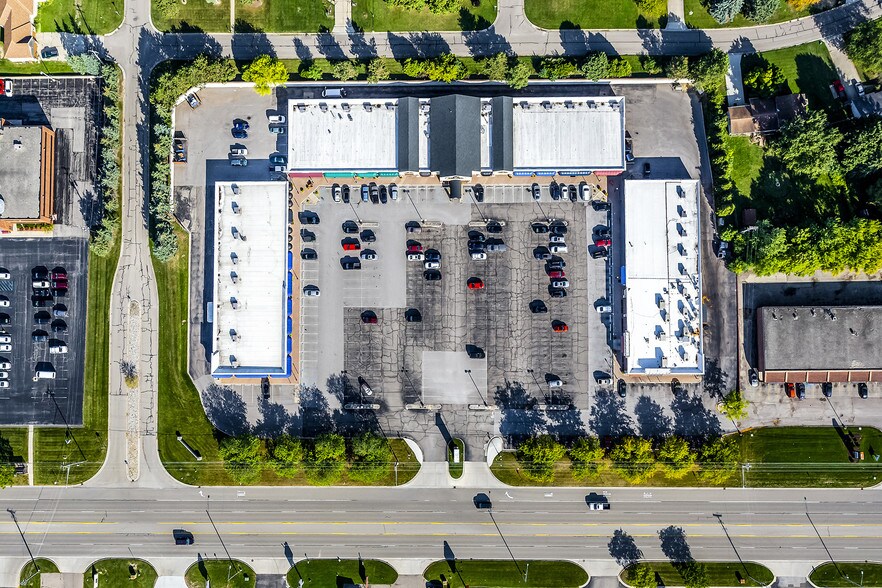 More Photos Of 4270-4310 Miller Rd, Flint Unknown For Lease