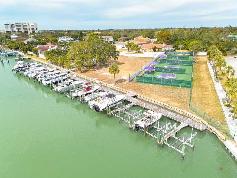 More Photos Of 5814 Skimmer Point S blvd, Gulfport Marina For Sale